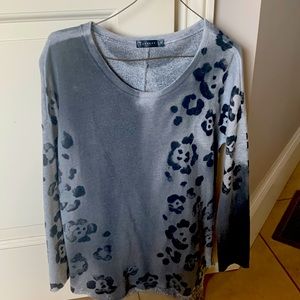 Small thin sweatshirt material shirt